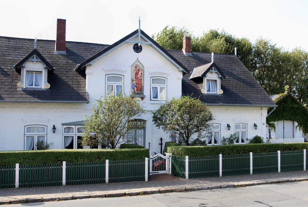 Hotel Friesenhof Wenningstedt-Braderup Exterior photo